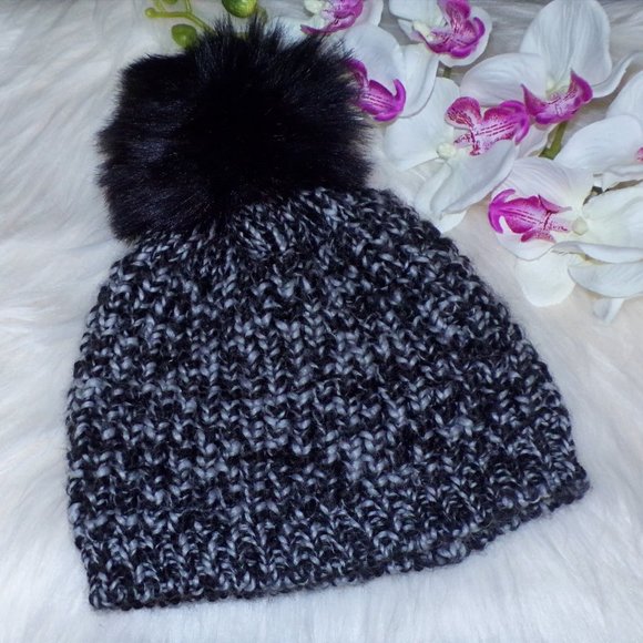 NWOT KYI KYI Classic Faux Fur Beanie main image 5